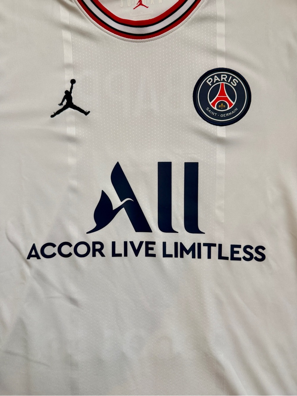 Paris Saint-Germain Kylian Mbappé #7 Away Jersey (2021/22) - Picture 5 of 8